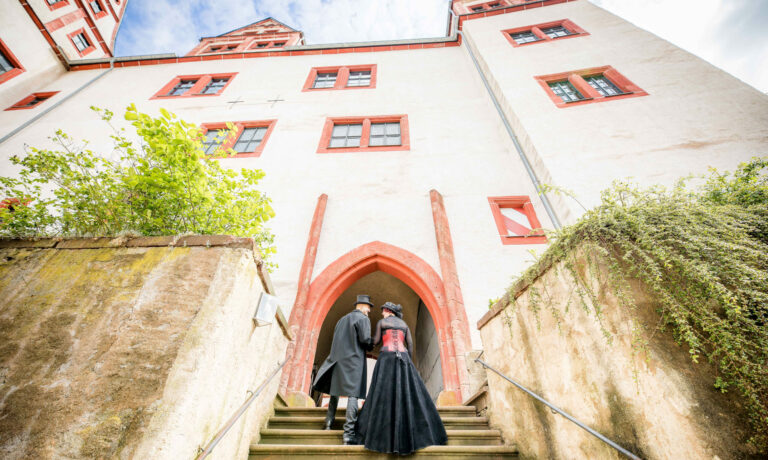 Gothic-Hochzeit auf Schloss Rochsburg