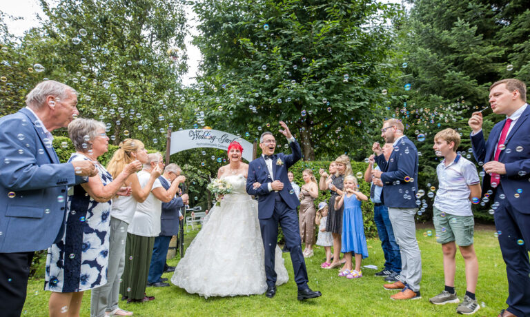 Auszug aus dem Wedding Garden der Hochzeitkapelle Callenberg bei Taubert´s in Reichenbach bei TV Aufzeichnungen TLC & justfriendsproduction für Wild Wild Wedding Auszug aus dem Wedding Garden der Hochzeitkapelle Callenberg bei Taubert´s in Reichenbach bei TV Aufzeichnungen TLC & justfriendsproduction für Wild Wild Wedding